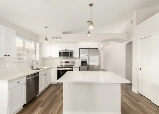 Property at 2252 E Ross Ave, Phoenix, AZ, 85024, 3 beds, 2 baths, [object Object]