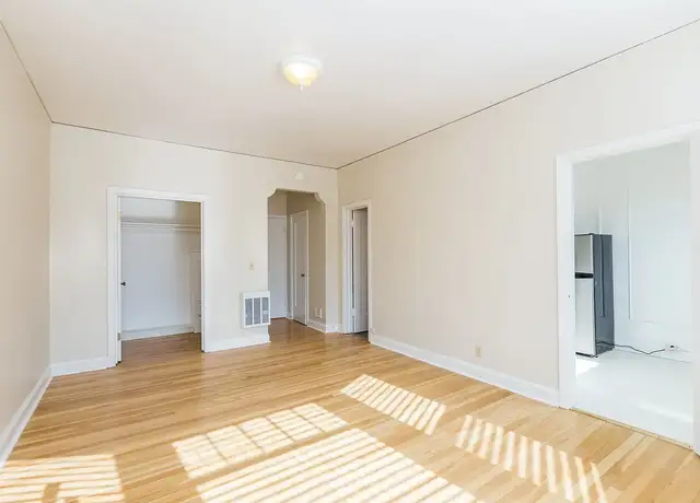 Photo of 77 Glen Ave, Oakland, CA 94611