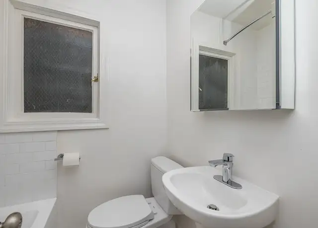 Photo of 77 Glen Ave, Oakland, CA 94611