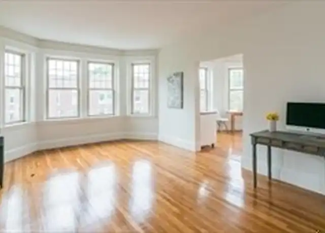 Property at 71 Babcock St #5, Brookline, MA, 02446, 3 beds, 1 bath, [object Object]