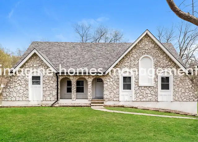 Property at 6115 N Monroe Ave, Gladstone, MO, 64119, 4 beds, 3 baths, [object Object]