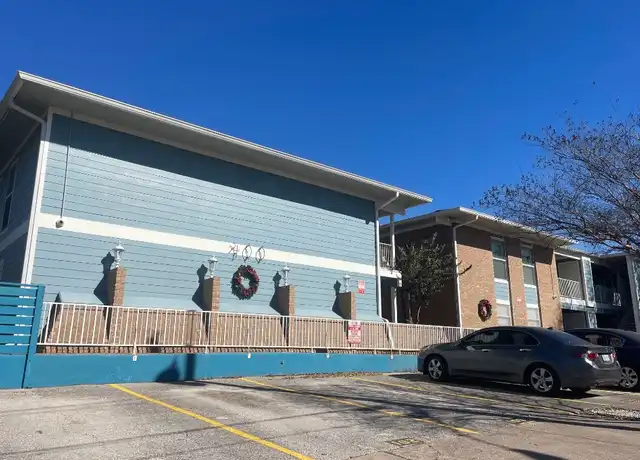 Property at 400 W 35th St #203, Austin, TX, 78705, 1 bed, 1 bath, [object Object]