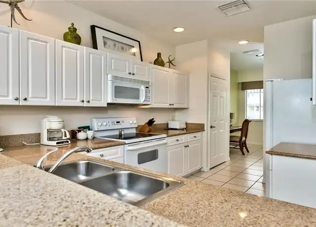 Property at 7925 Mahogany Run Ln #925, Naples, FL, 34113, 2 beds, 2 baths, [object Object]