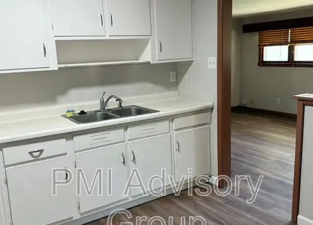 Property at 2521 SW Sunset Rd, Topeka, KS, 66614, 3 beds, 2 baths, [object Object]