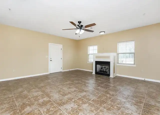 Property at Stonewater Place Apartments - 20 Stonewater Creek Dr, Jackson, TN, 38305, 1-3 bed, 1-3 bath, [object Object]