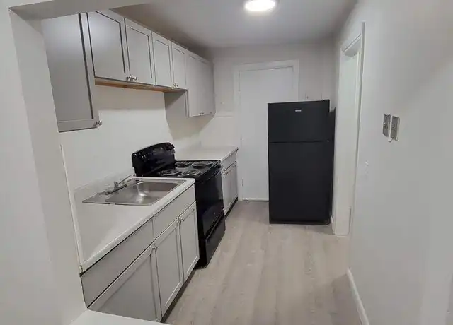 Property at 1 Rosa St, Hyde Park, MA, 02136, 2 beds, 1 bath, [object Object]