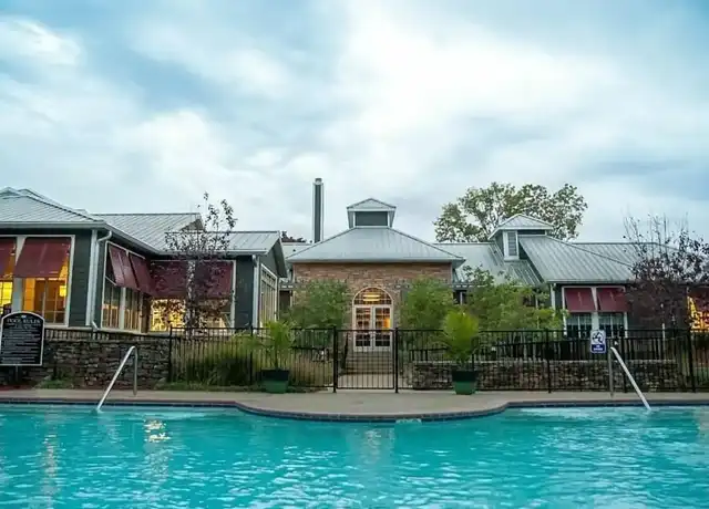Property at Riverset Apartments - 100 Riverset Ln, Memphis, TN, 38103, 1-2 bed, 1-2 bath, [object Object]