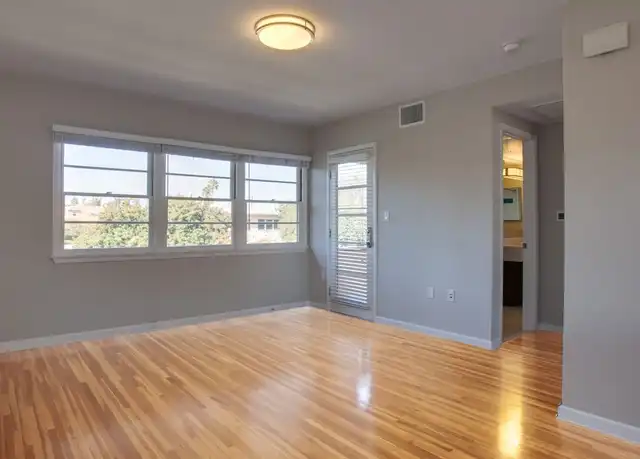 Property at 1440 Elkgrove Cir Unit 2, Venice, CA, 90291, 1 bed, 1 bath, [object Object]