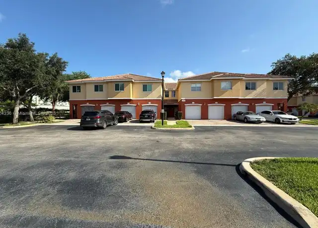 Property at 3340 Palomino Dr Unit 211-2, Hollywood, FL, 33024, 3 beds, 2 baths, [object Object]