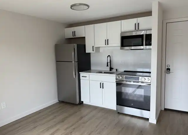Property at 4 Twining St Unit 10, Plainville, CT, 06062, 1 bed, 1 bath, [object Object]