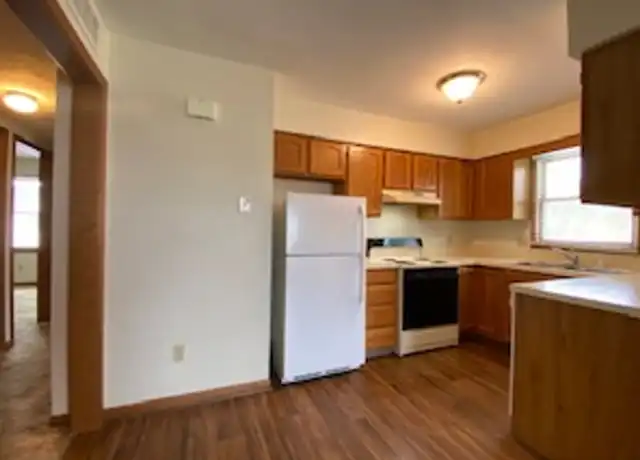 Property at 204 Stonewall Ct Apt 4, Nappanee, IN, 46550, 2 beds, 1 bath, [object Object]