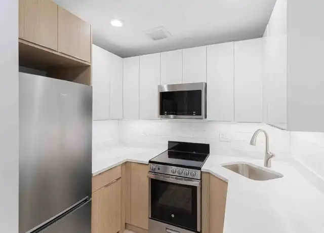Property at The Colony - 6001 N Kenmore Ave, Chicago, IL, 60660, 2 beds, 1 bath, [object Object]