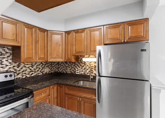 Property at The Colony - 6001 N Kenmore Ave, Chicago, IL, 60660, 2 beds, 1 bath, [object Object]