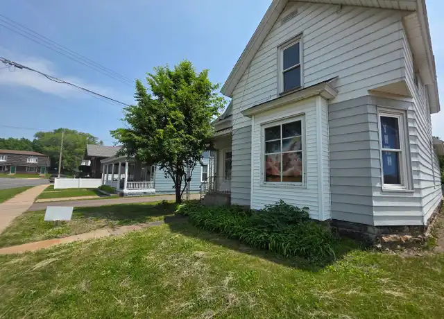 Property at 709 Main St Unit 1, Eau Claire, WI, 54701, 3 beds, 1 bath, [object Object]