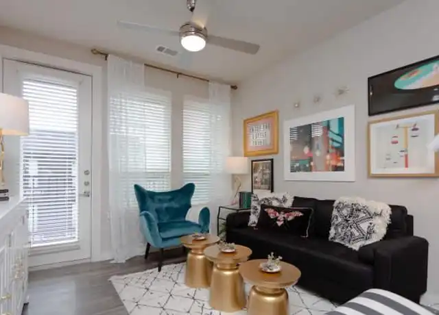 Property at 999 S Harwood St Unit 112, Dallas, TX, 75201, 1 bed, 1 bath, [object Object]