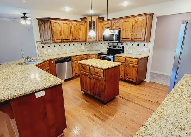 Property at 4532 S Hemlock Ave, Springfield, MO, 65810, 4 beds, 2 baths, [object Object]