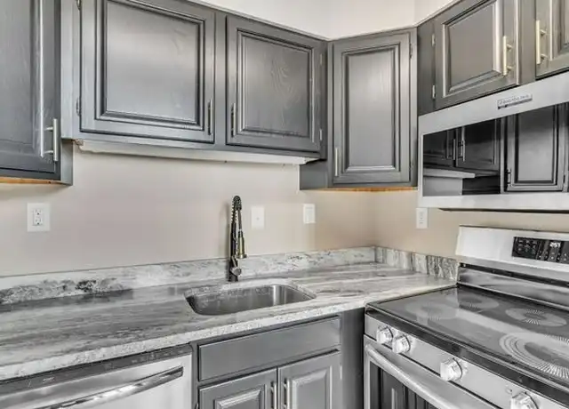 Property at 101 Mulberry St, Springfield, MA, 01105, 2 beds, 1 bath, [object Object]