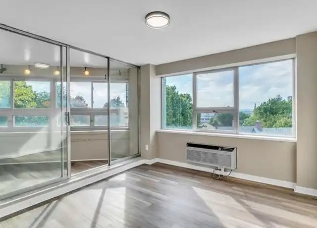 Property at 101 Mulberry St, Springfield, MA, 01105, 2 beds, 1 bath, [object Object]