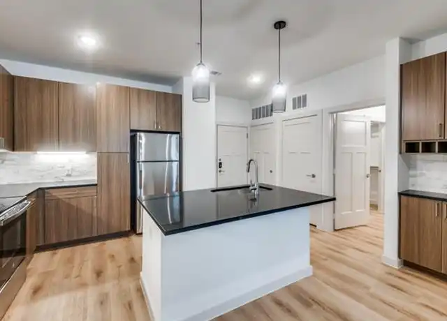 Property at 512 S Ewing Ave Unit 315, Dallas, TX, 75203, 2 beds, 2 baths, [object Object]