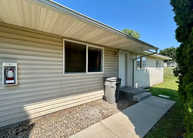 Property at 1009 E 19th Ave Unit B, Ellensburg, WA, 98926, 3 beds, 1 bath, [object Object]