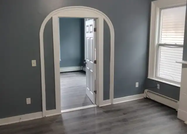 Property at 221 Jefferson St Unit 2, Hartford, CT, 06106, 3 beds, 1 bath, [object Object]