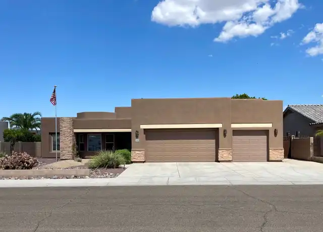 Property at 10151 S Universe Ave, Yuma, AZ, 85367, 3 beds, 2 baths, [object Object]