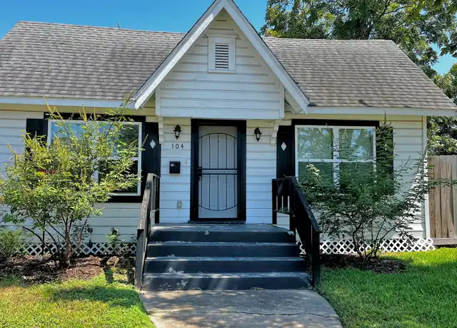 Property at 104 N Eastwood St, Houston, TX, 77011, 2 beds, 1 bath, [object Object]