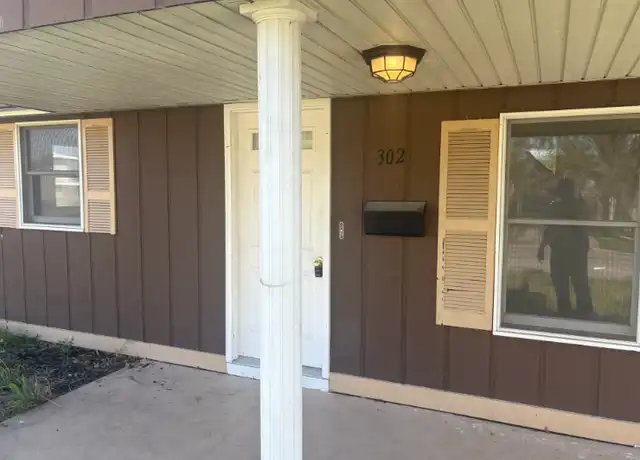 Property at 302 Saint John Dr, East Saint Louis, IL, 62206, 3 beds, 2 baths, [object Object]