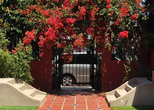 Property at 2801 S Budlong Ave Unit 2803-3, Los Angeles, CA, 90007, 2 beds, 1 bath, [object Object]