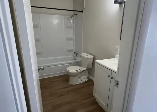 Property at Imperial Apartments - 516 W Mulberry St, Kokomo, IN, 46901, 2 beds, 1 bath, [object Object]