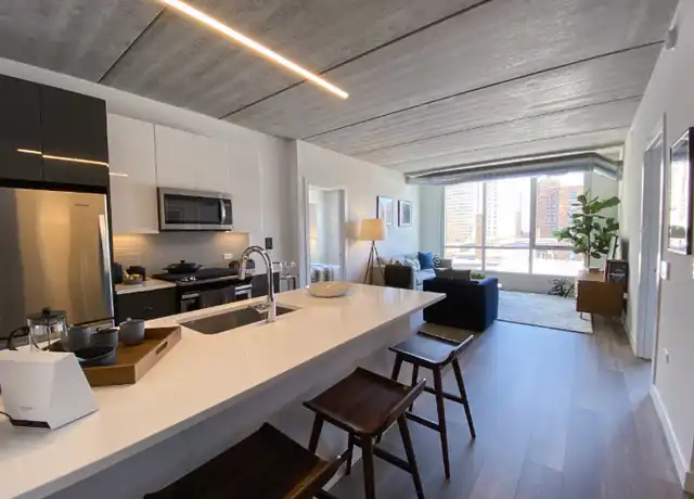 Property at 825 W Sheridan Rd, Chicago, IL, 60613, 3 beds, 2 baths, [object Object]