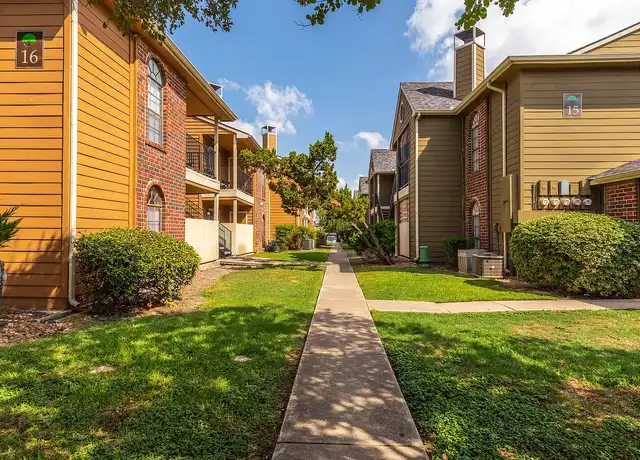 Property at Oaks of Westlakes Apartments - 534 Hunt Ln, San Antonio, TX, 78245, 1-2 bed, 1-2 bath, [object Object]