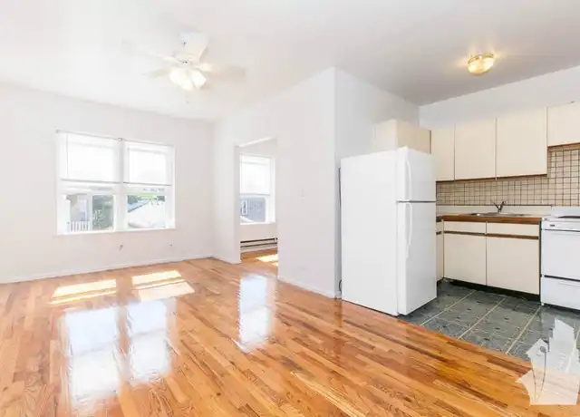 Property at 4501 Malden St Unit 3B, Chicago, IL, 60640, 2 beds, 2 baths, [object Object]