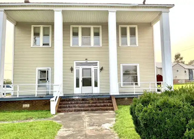 Property at 206 Virginia St SW Unit 4, Lenoir, NC, 28645, 0 beds, 1 bath, [object Object]