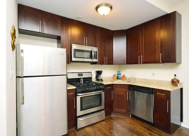 Property at 937 W Cornelia Ave Unit 202, Chicago, IL, 60657, 2 beds, 1 bath, [object Object]