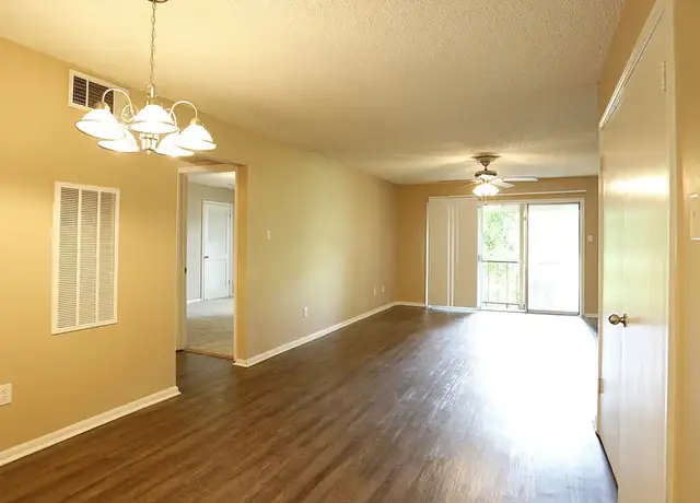 Photo of 2100 College Dr, Baton Rouge, LA 70808