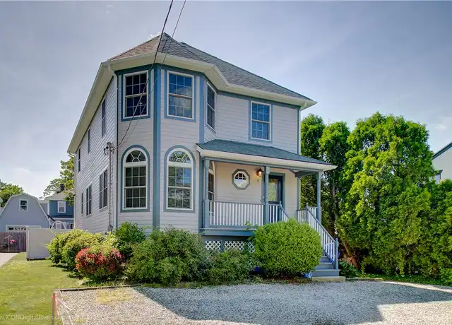 Property at 17 Clinton St, Newport, RI, 02840, 4 beds, 2 baths, [object Object]