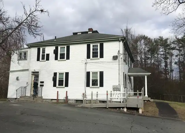Property at 176 Plymouth St Unit 2, Bridgewater, MA, 02324, 3 beds, 1 bath, [object Object]