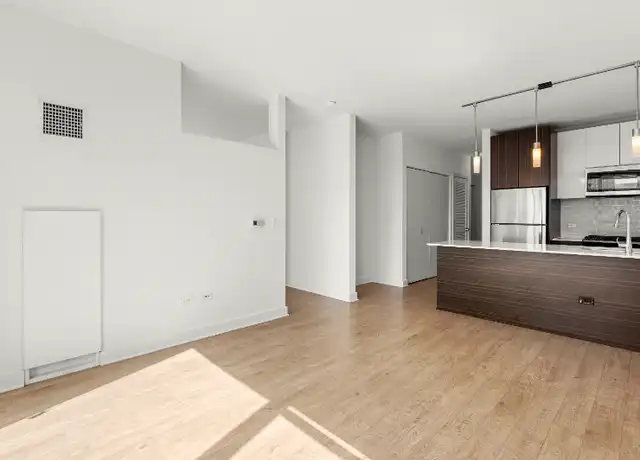 Property at 100 E Lake St Unit 3401, Chicago, IL, 60601, 1 bed, 1 bath, [object Object]