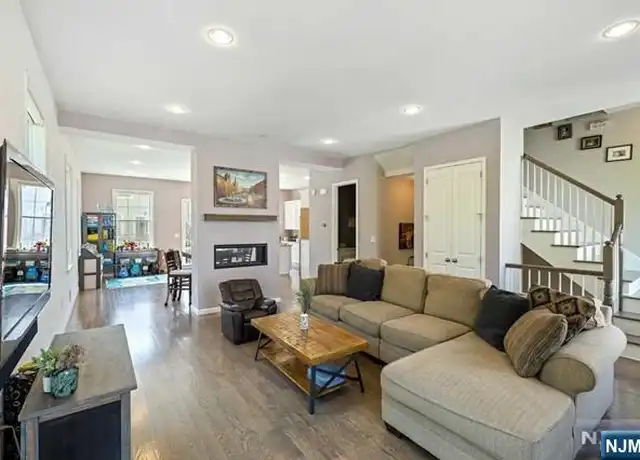 Property at 26 Roosevelt Dr, Wood Ridge, NJ, 07075, 3 beds, 2.5 baths, [object Object]