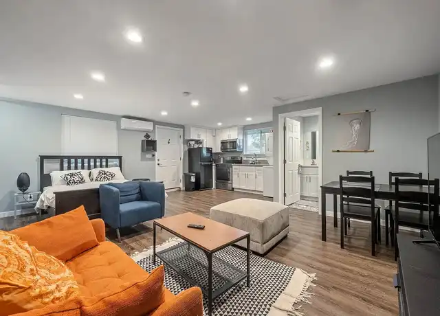 Property at 23923 Pentland Way, West Hills, CA, 91307, 1 bed, 1 bath, [object Object]