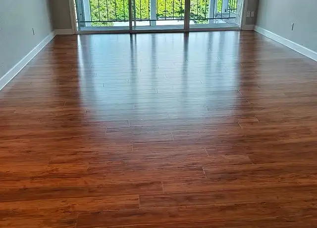 Property at City's Edge - 4210-4230 S View Point Ter, Portland, OR, 97239, 2 beds, 1 bath, [object Object]