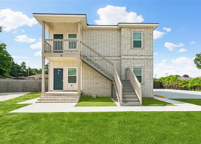 Property at 32 Ashton Cox Dr, Gretna, LA, 70053, 3 beds, 2 baths, [object Object]