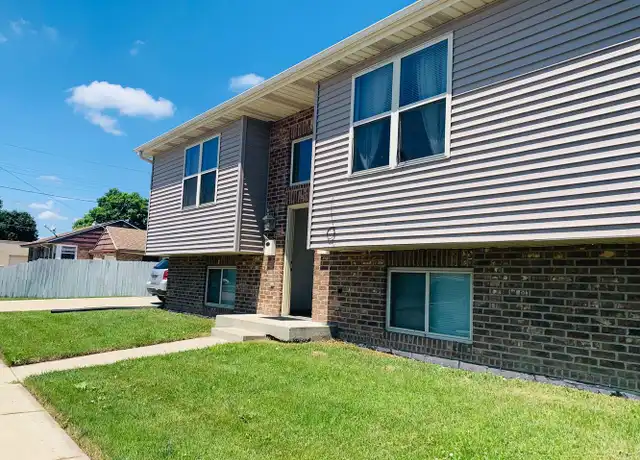 Property at 2708 48th St Unit HH 2708 Upper, Kenosha, WI, 53140, 3 beds, 1 bath, [object Object]
