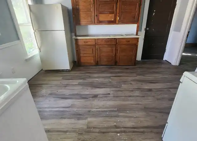 Property at 626 E 23rd St Unit 2, Erie, PA, 16503, 3 beds, 1 bath, [object Object]