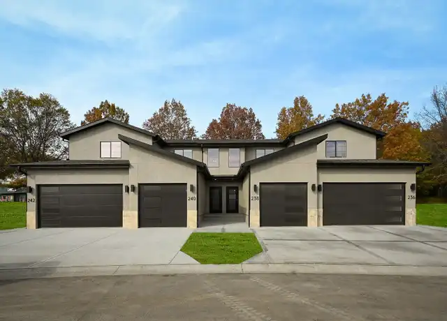 Property at 220 Sumac Rd, Raymore, MO, 64083, 3 beds, 2.5 baths, [object Object]
