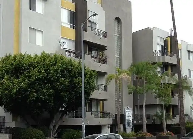 Property at Hauser Apartments - 625 Hauser Blvd, Los Angeles, CA, 90036, 2 beds, 2 baths, [object Object]