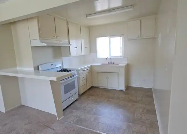 Property at 812 S Glendale Ave Unit 31, Glendale, CA, 91205, 1 bed, 1 bath, [object Object]