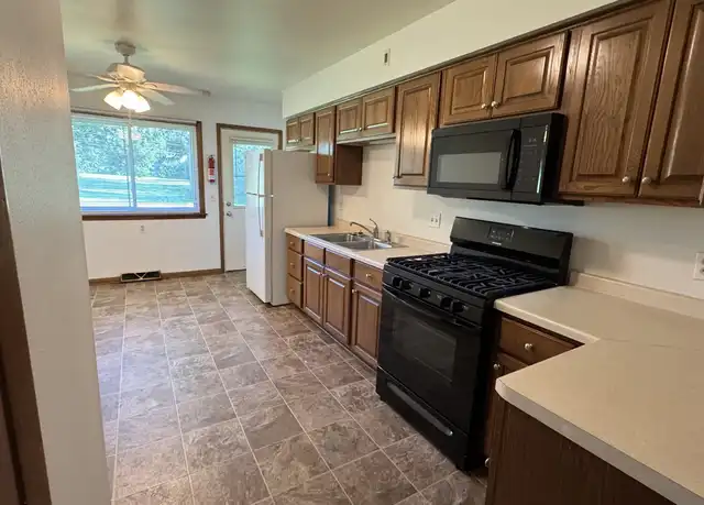 Property at 37 W Klubertanz Dr, Sun Prairie, WI, 53590, 2 beds, 1 bath, [object Object]
