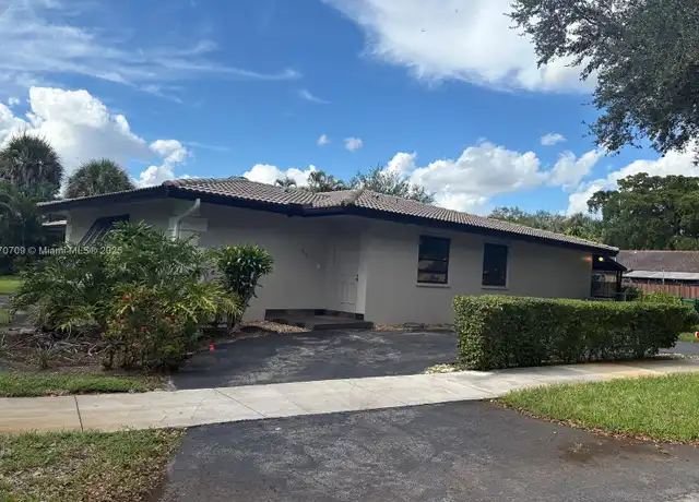 Property at 15461 Turnbull Dr #15461, Hialeah, FL, 33014, 3 beds, 2 baths, [object Object]